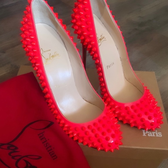 CHRISTIAN LOUBOUTIN
Patent Pigalle Spikes 120 Pumps 38 Fluo Rose Paris - Picture 2 of 4